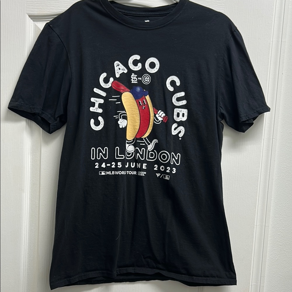 Chicago Cubs in London T Shirt Large 2023